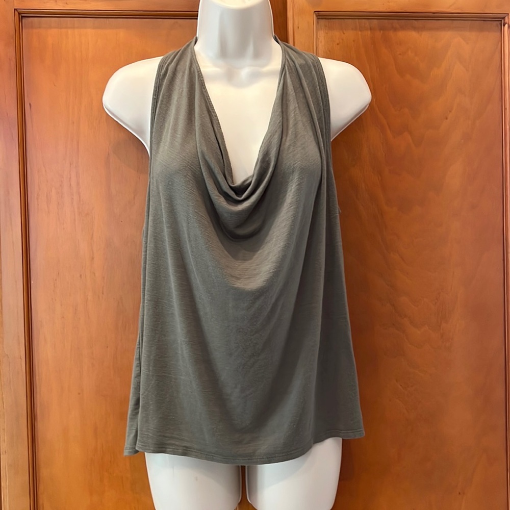 Kim &Cami sleeveless top